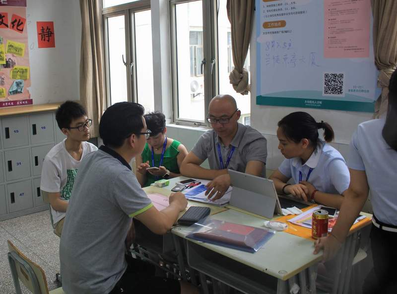 2016年太倉夏季招聘會(huì)落幕，尼伯特不敵陽光！